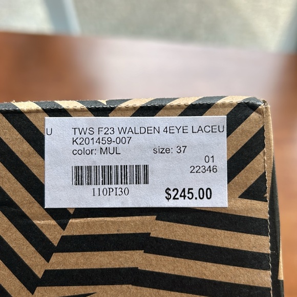 BNIB Cmper Twins - Picture 6 of 6